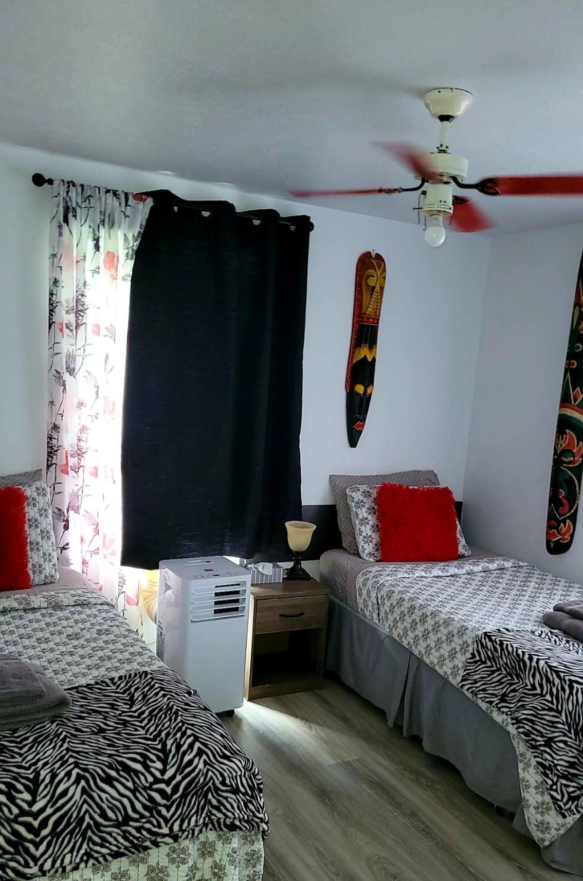 Quiet Cozy Apartment Next To Highway Wifi+Netflix Эдмундстон Экстерьер фото